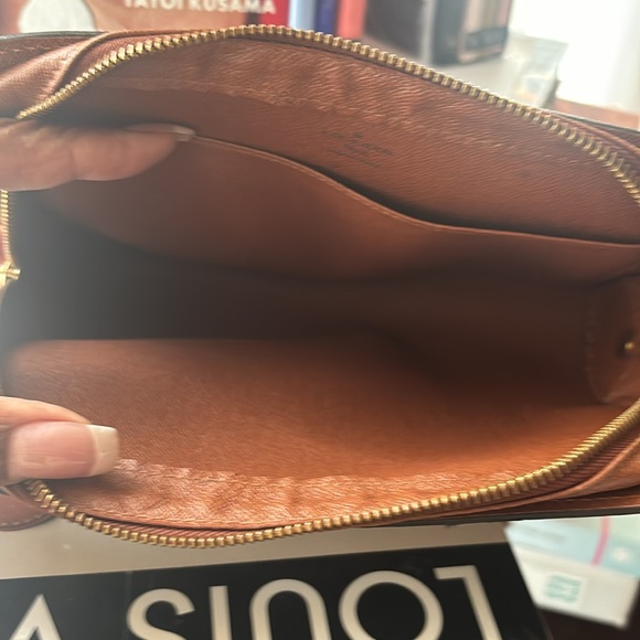 EUC Louis Vuitton Orsay Monogram Bag - Picture 9 of 11